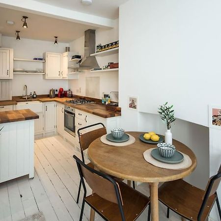 Ferienwohnung Charming 2-Bed Flat In The Heart Of Nottinghill - Steps From Portobello Rd Market And Nottinghill Bookshop London Exterior foto